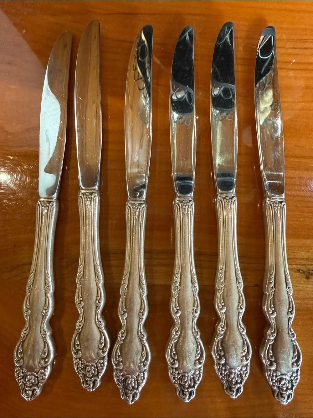 Oneida 1881 Roger’s Silver plate Flatware Set - Baroque Rose 20 pieces